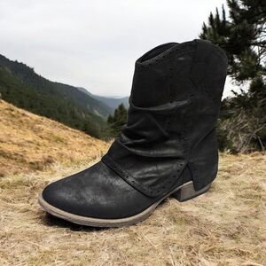 Very G B DON Faux Suede Black Western Cowgirl Boot Ankle Booties Size 9